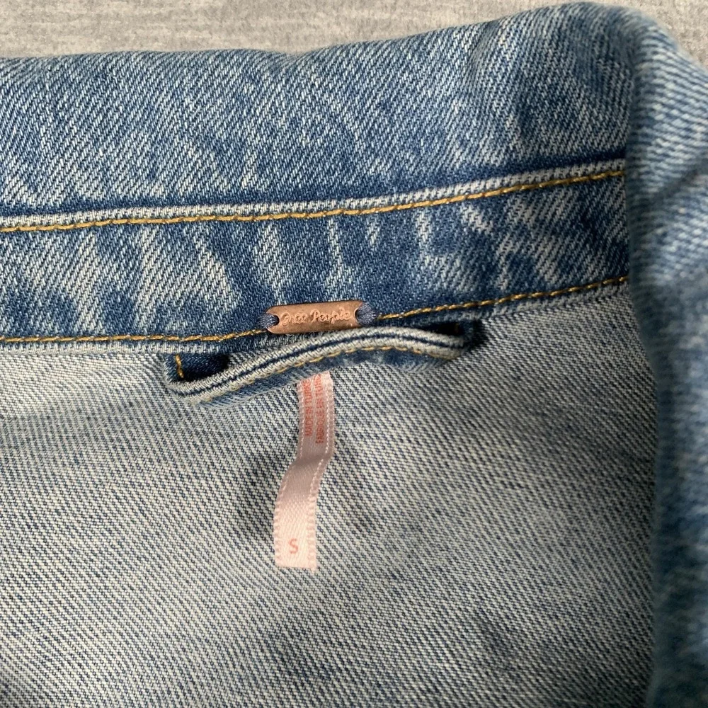 Free People Jacket Womens Small Blue Denim Studded‎ Distressed Jean Western Boho - Picture 6 of 13